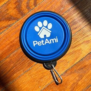 NWOT Portable water bowls for pets